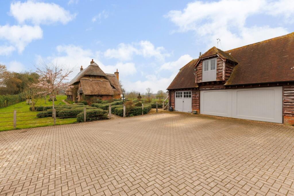 House in Basingstoke and Deane, Ashford Hill with Headley - View 2