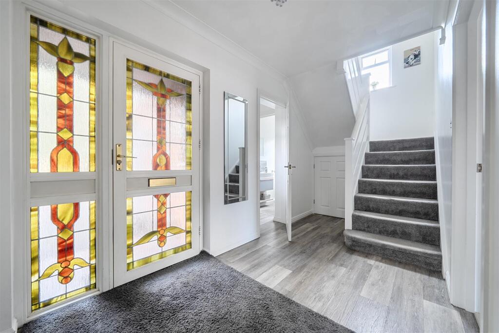 House in Southampton - More