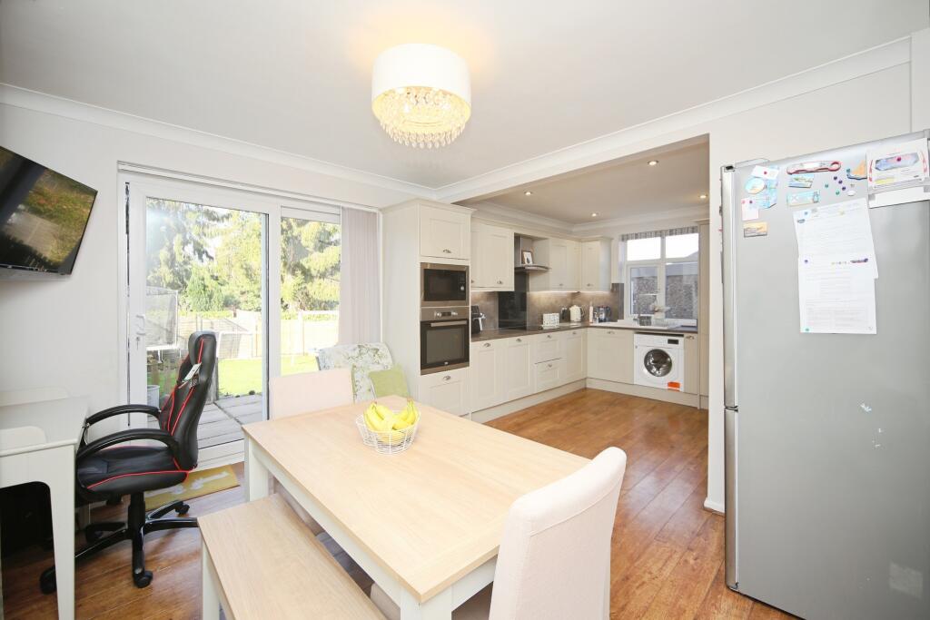 Woodland Avenue, Kidderminster, DY11 photo 4