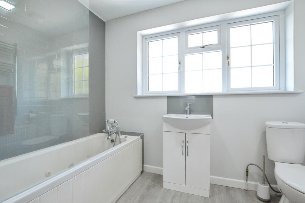 Additional image 13 of Carpenders Close, Harpenden, AL5