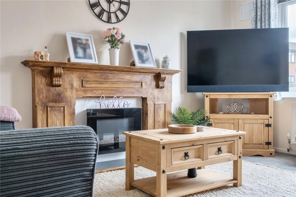 Holcombe Drive, Llandrindod Wells, Powys, LD1 - View 2