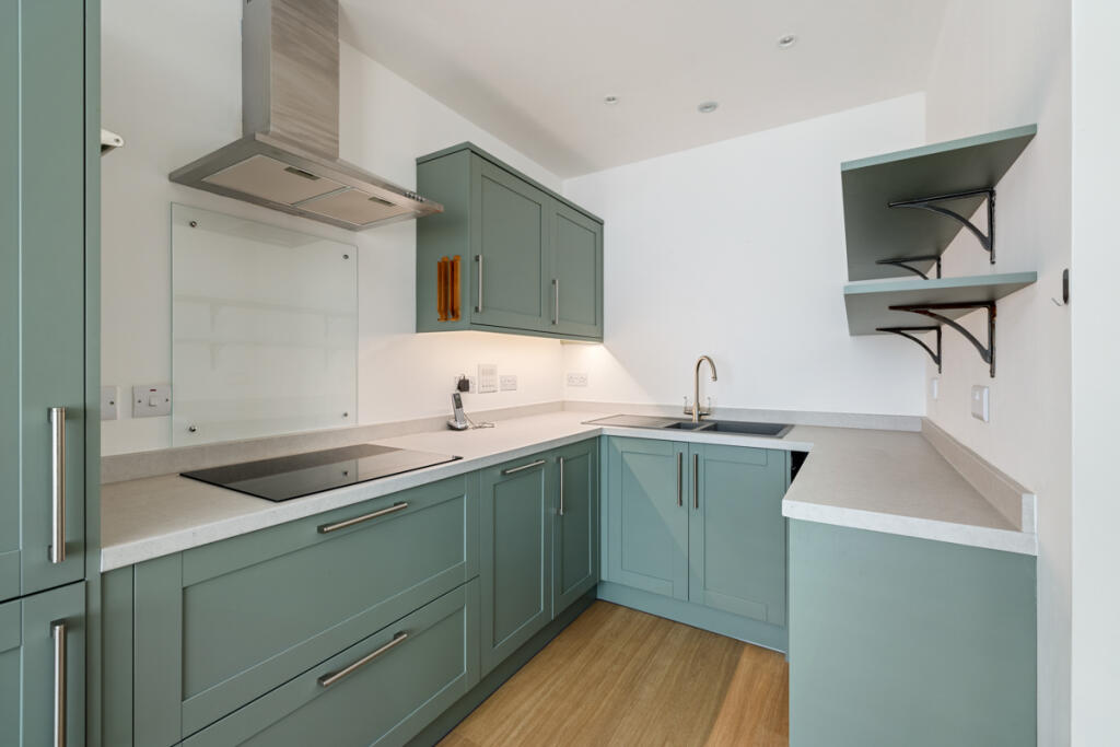 Apartment in Guildford - View 5