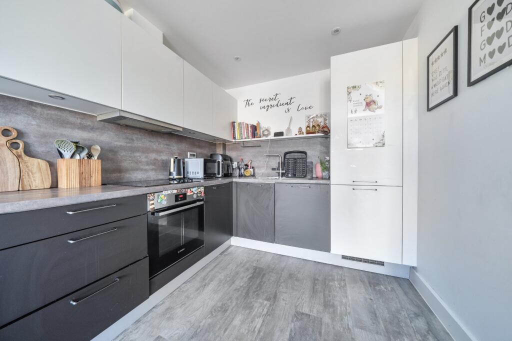 Apartment in Tonbridge - View 4