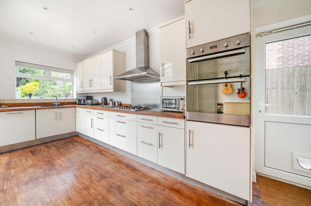 House in London, Tubbenden, Crofton - View 4