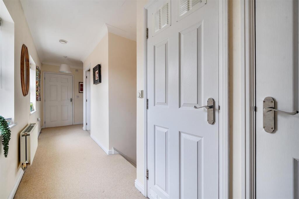 Apartment in Wokingham - More
