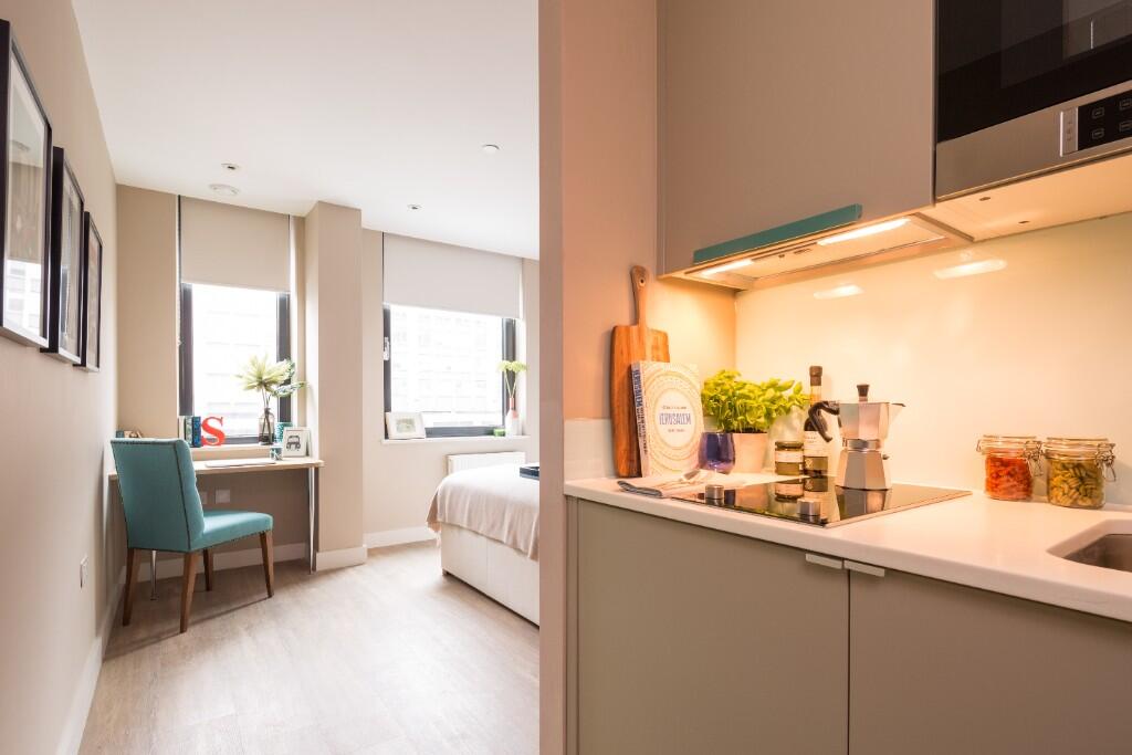 Main image of property: Wellesley Road, Croydon, London, CR0