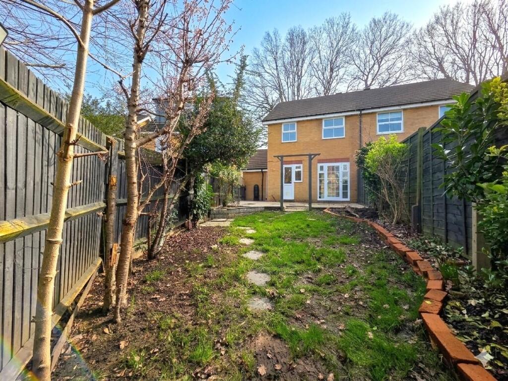 Wells Close, Whiteley photo 2