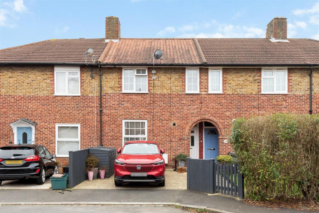 House in London, Morden - View 2