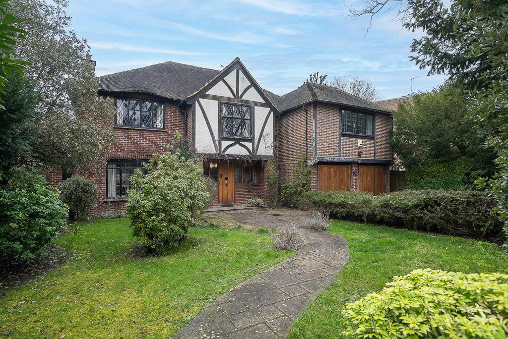 Main image of property: Inner Park Road