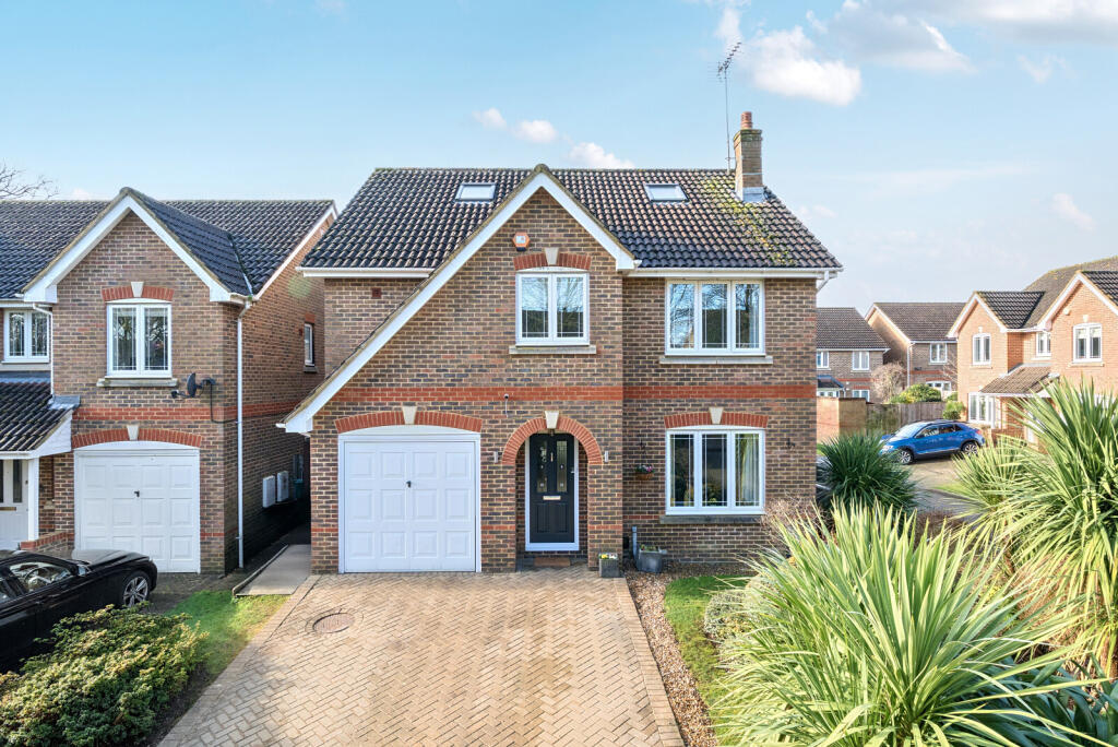 Main image of property: Cavell Way, Knaphill, GU21