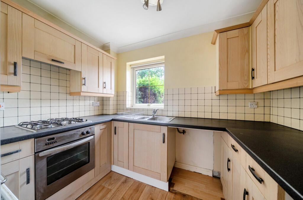 House in Byram, Sutton - More