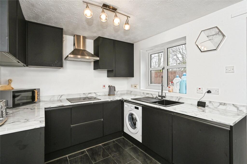 Stewerton Close, Golborne, Warrington, Greater Manchester, WA3 photo 3