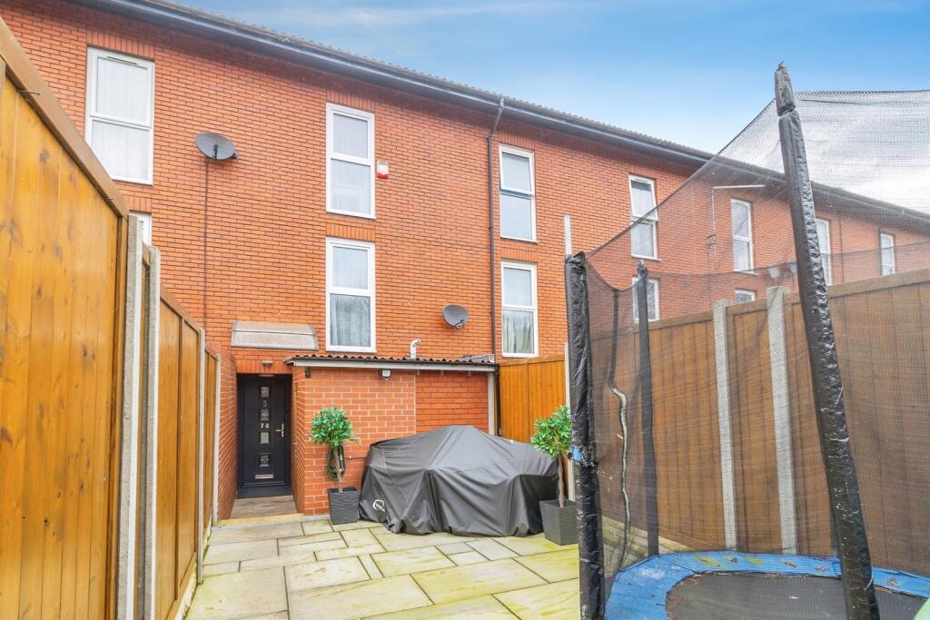 Main image of property: Permayne, New Bradwell, Milton Keynes, Buckinghamshire, MK13