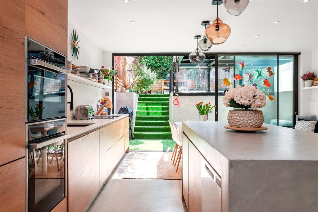 Main image of property: Portland Square, Wapping, London, E1W