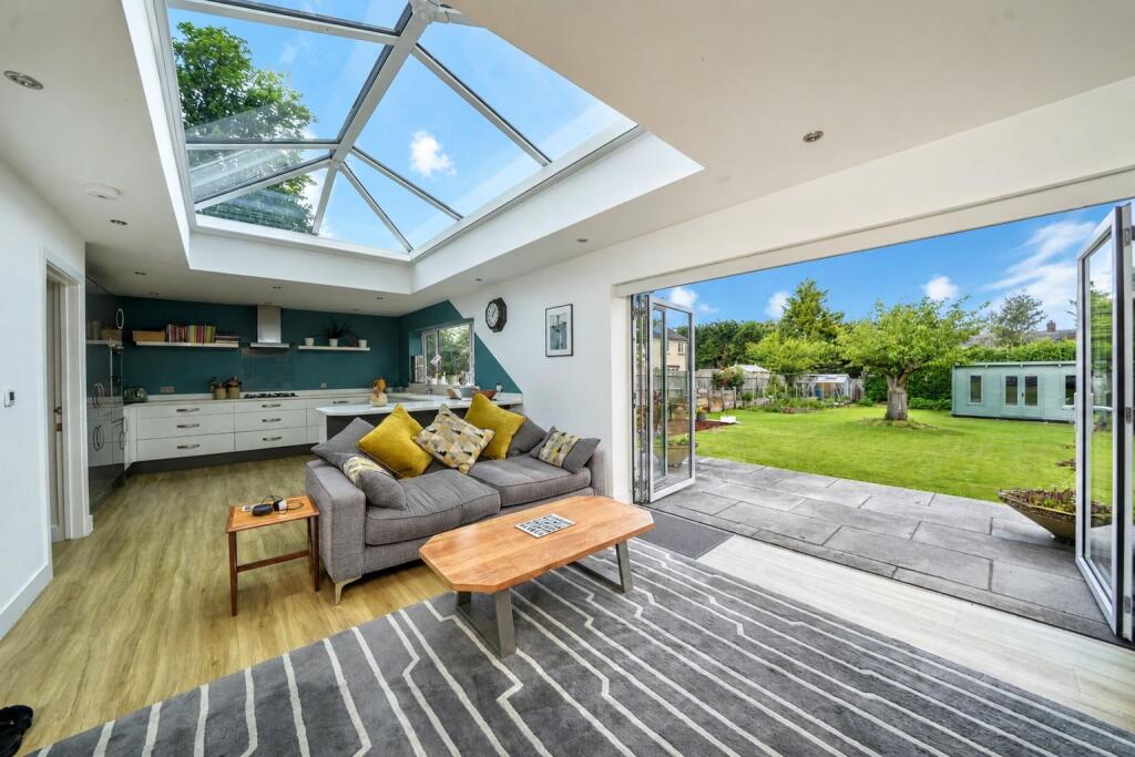 House in South Staffordshire, Codsall Wood, Codsall - View 5