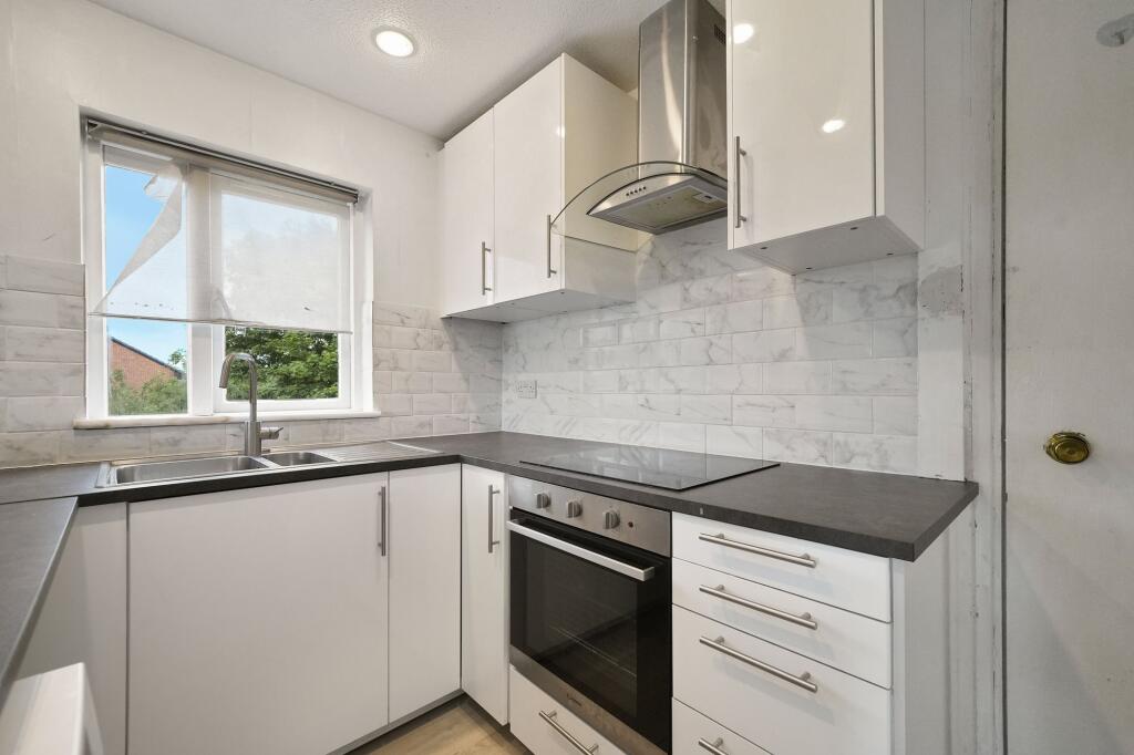 Apartment in London, Addiscombe - View 5