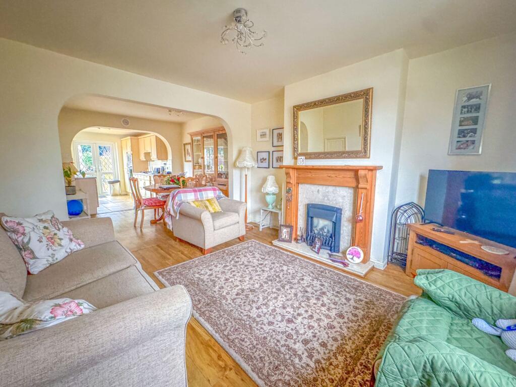 Golf Drive, Nuneaton, CV11 photo 2