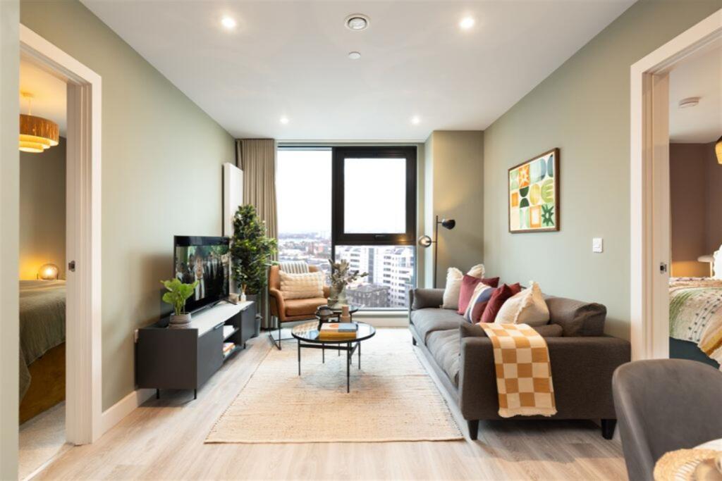 Main image of property: 50 Holland Street, Glasgow, G2 4BD