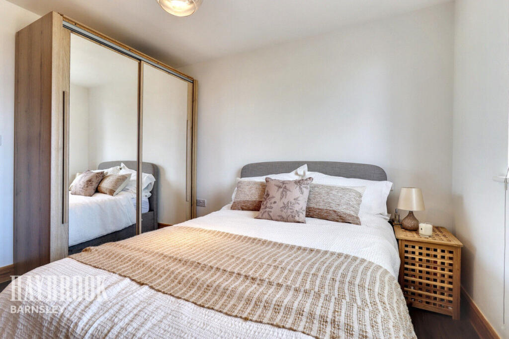 2-bed flat on Gawber Road, Gawber, £125,000