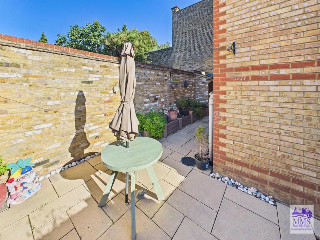 House in Strood, Medway - More