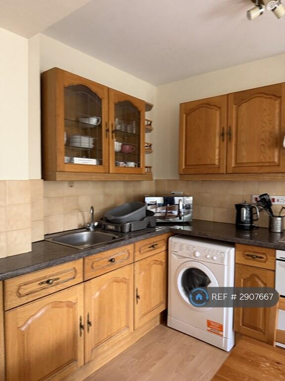 House in Nottingham, Beeston - More