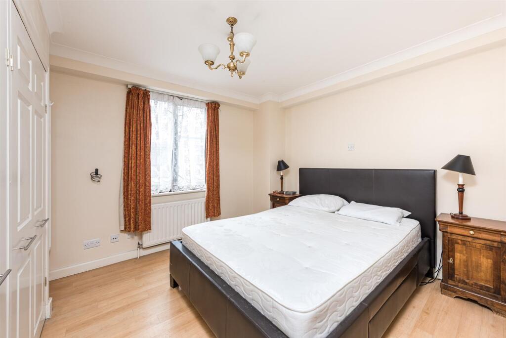 Apartment in London - More