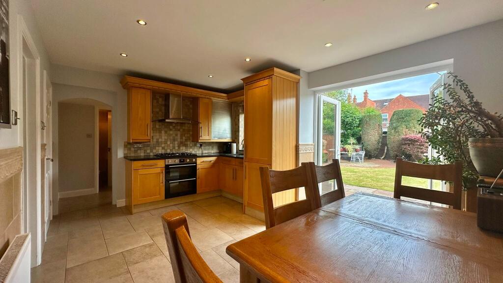 Meadow Road, Wolston, Coventry, CV8 3JJ photo 4