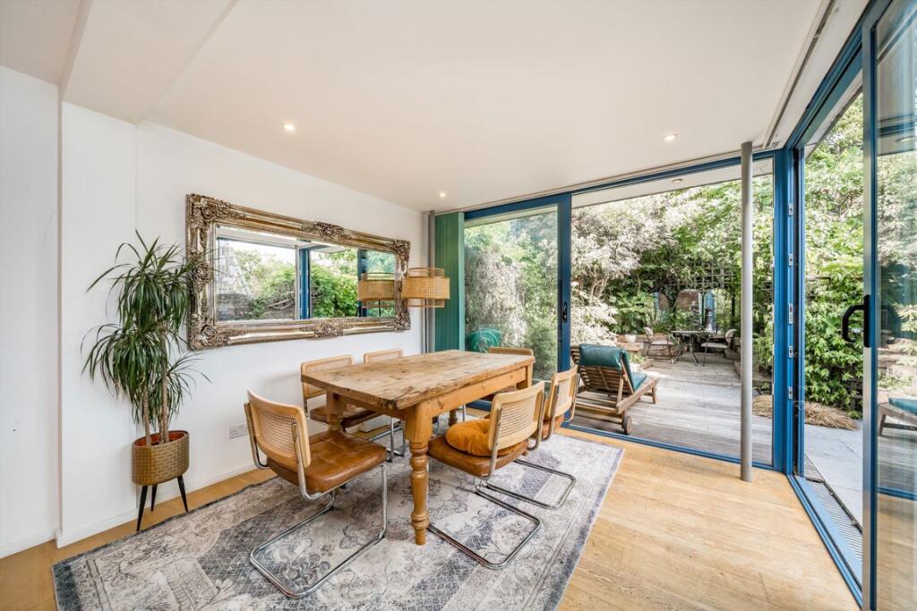 House in London - View 3
