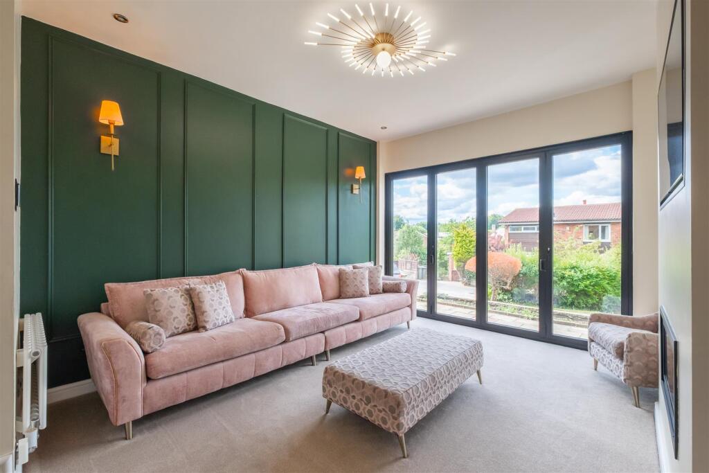 Dunbottle Close, Mirfield, WF14 9JD photo 3