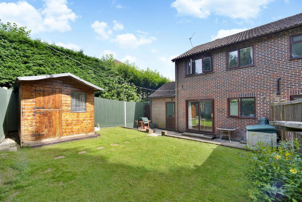 House in Guildford - View 4