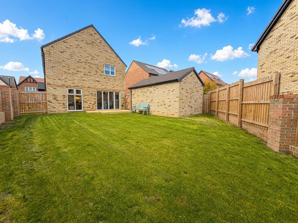 House in Newcastle upon Tyne, Woolsington - More