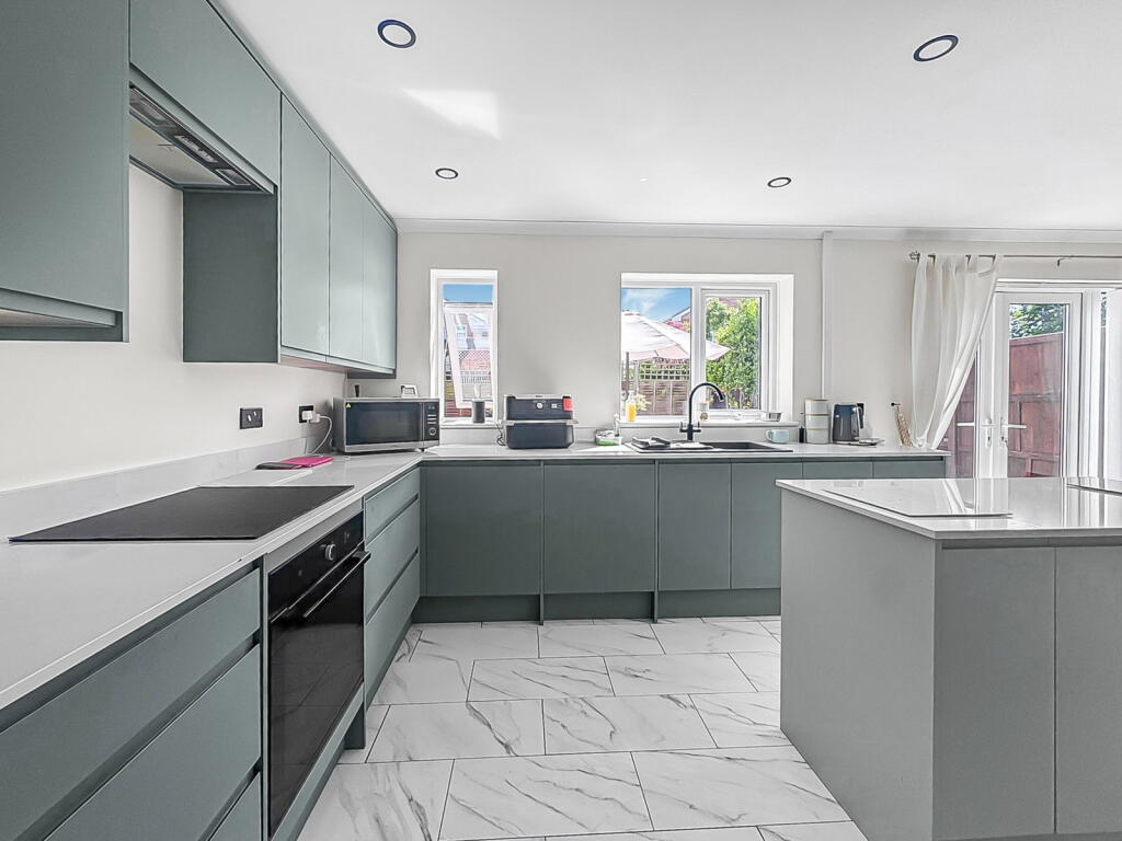 Dimore Close, Hardwicke, Gloucester, GL2 4QQ photo 4