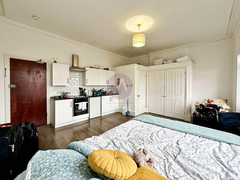 Studio apartment for rent