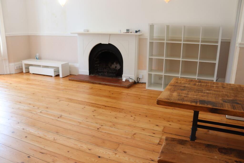 Apartment in Warwick, Royal Leamington Spa - View 3