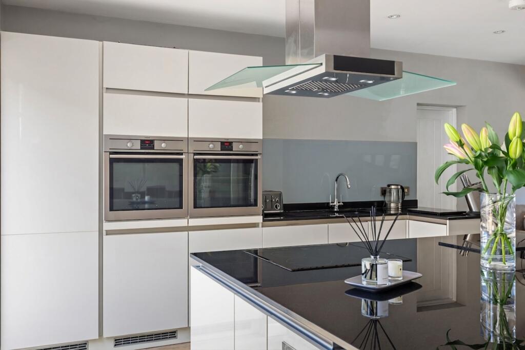 West Drive, Angmering, BN16 photo 4