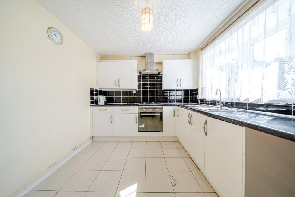 House in London, Thamesmead - View 4