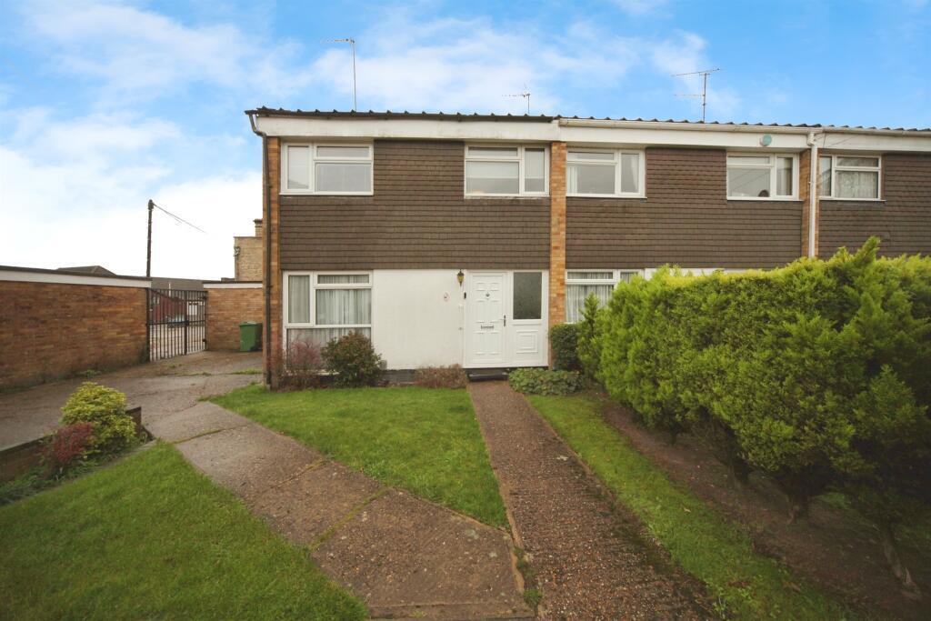 Main image of property: Chiltern Road, Dunstable