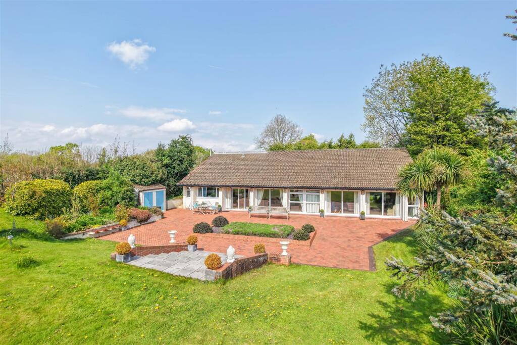 Kingswood,Pendoylan, Cowbridge, Vale of Glamorgan, CF71 7UJ photo 2