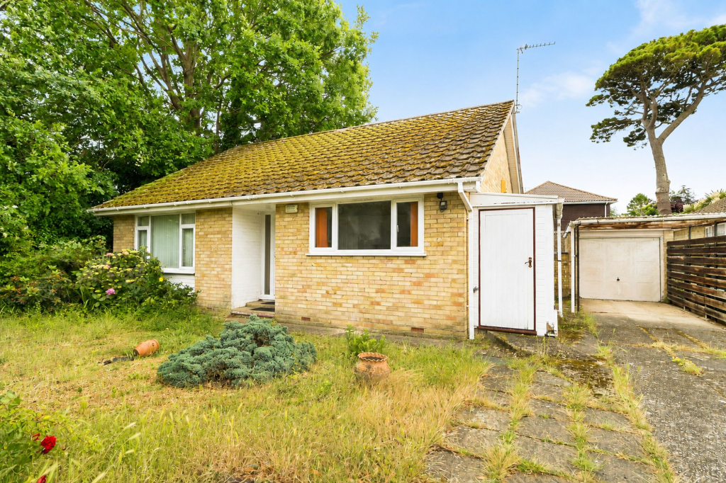 Main image of property: Heston Grove, Aldwick, Bognor Regis, PO21