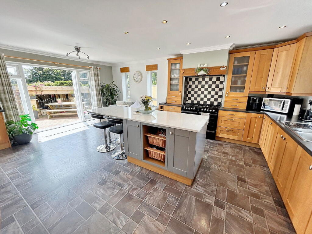 Coychurch Road, Bridgend, CF31 2AP photo 4