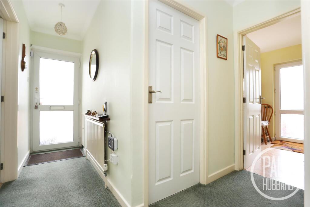 Loxley Road, Oulton Broad, NR33 photo 4