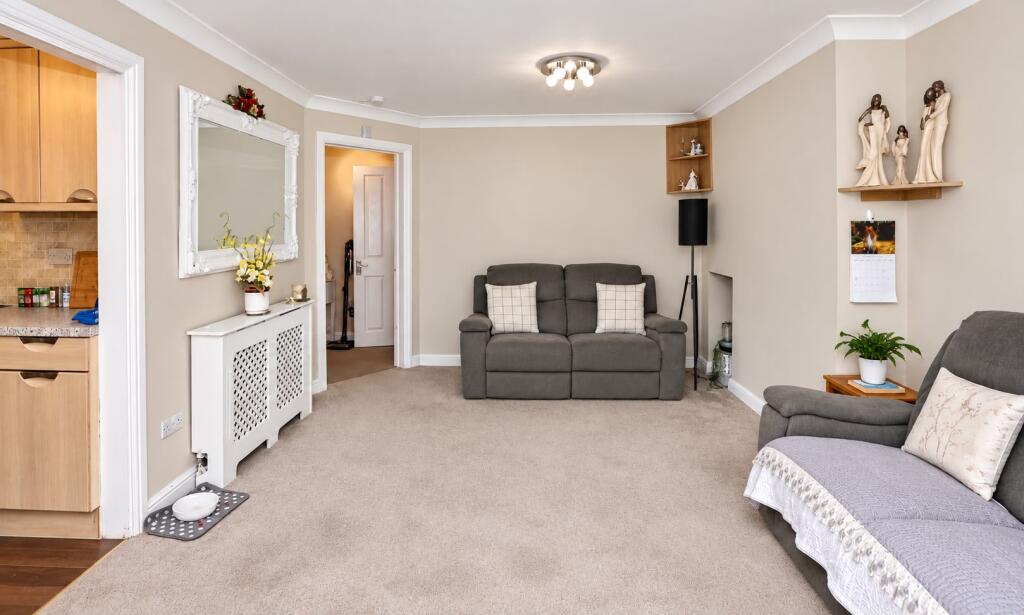 Apartment in Southampton - View 3