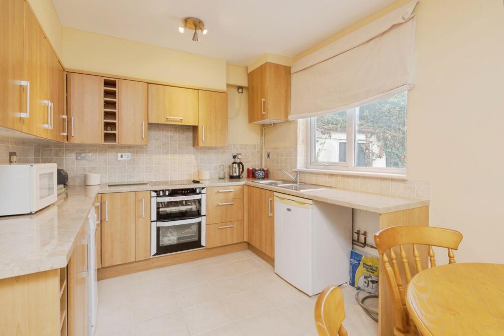 House in Dartford - View 4