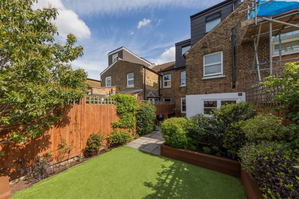 House in London, Walthamstow Village, Walthamstow - View 3