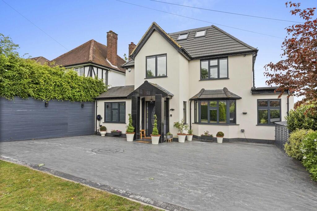 Main image of property: Chenies Avenue, Little Chalfont