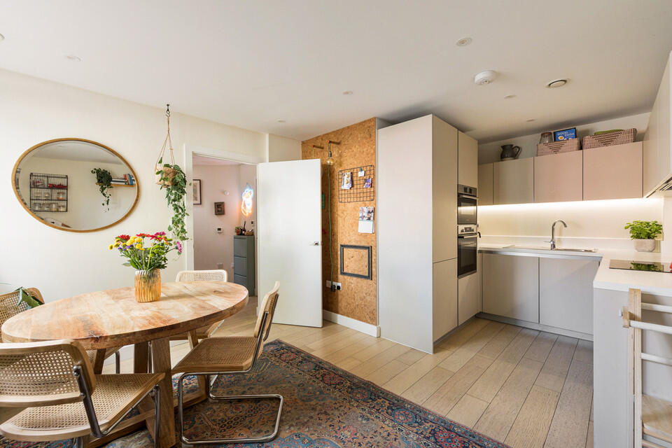 Apartment in London - View 5