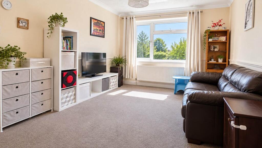 Apartment in Hatfield, Roe Green - More