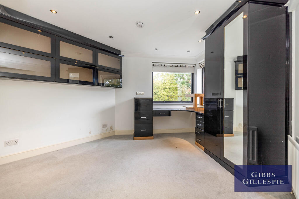 Apartment in Harrow - View 5