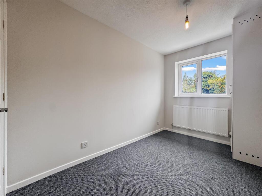 House in Blaby, Narborough - More