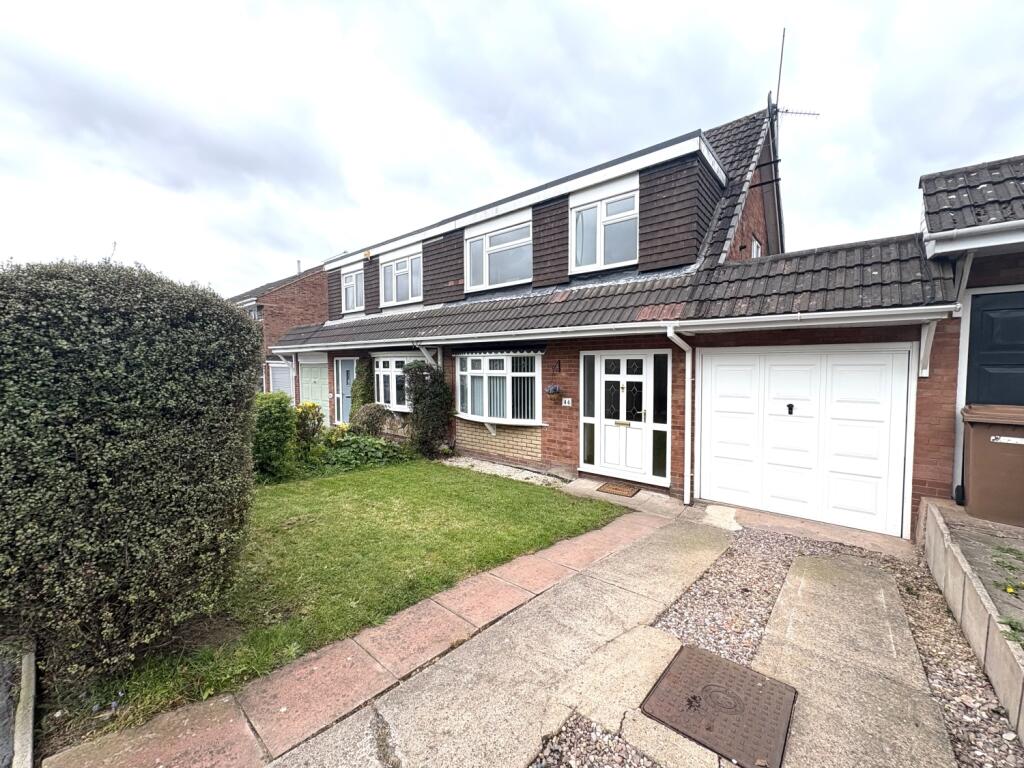 3-bed semi-detached on Kewstoke Road, Willenhall, £250,000